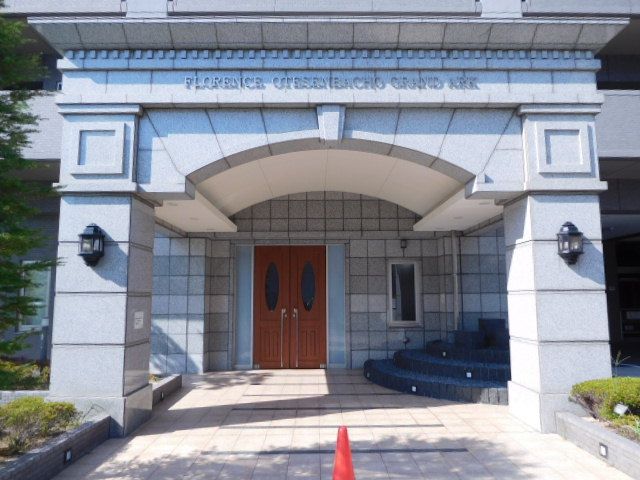 フローレンス御手船場町グランドアークエントランス