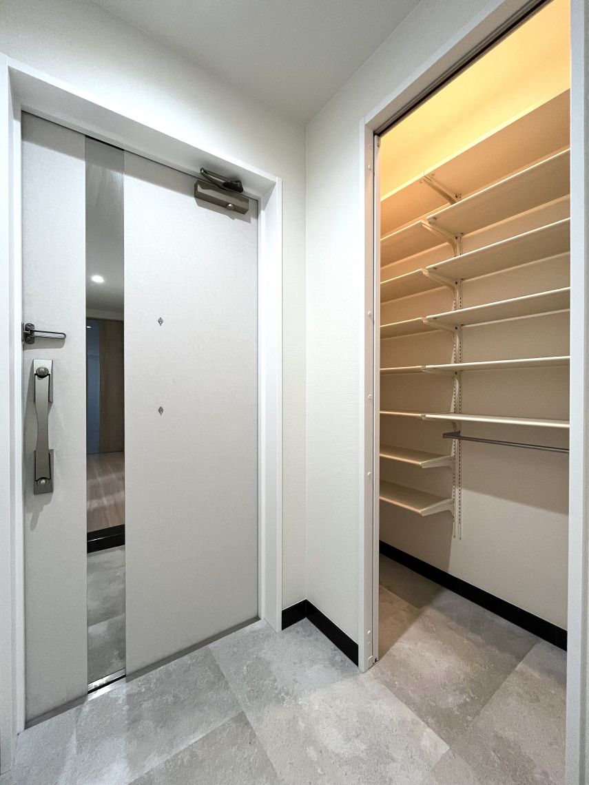 サーパス栗林公園前玄関