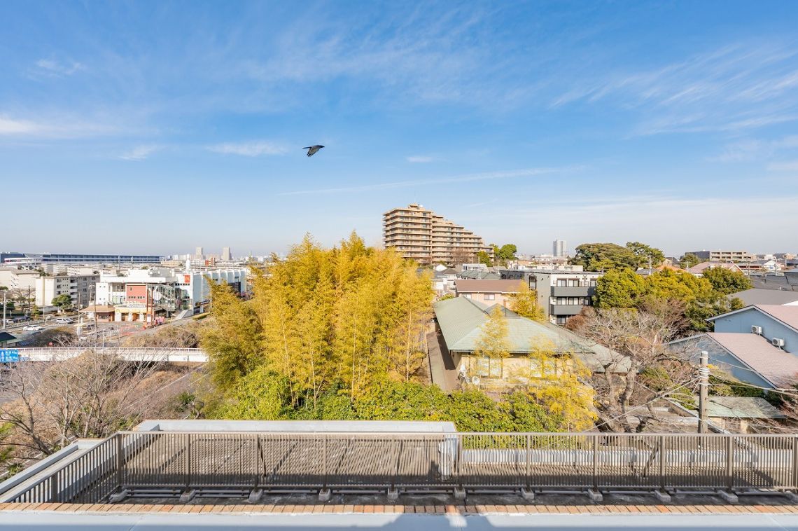 Ｔｈｅ　ＮＯＢＵＴＯ　ＨＩＬＬＳ　ＦＯＲＥＳＴ　ＣＯＵＲＴバルコニー