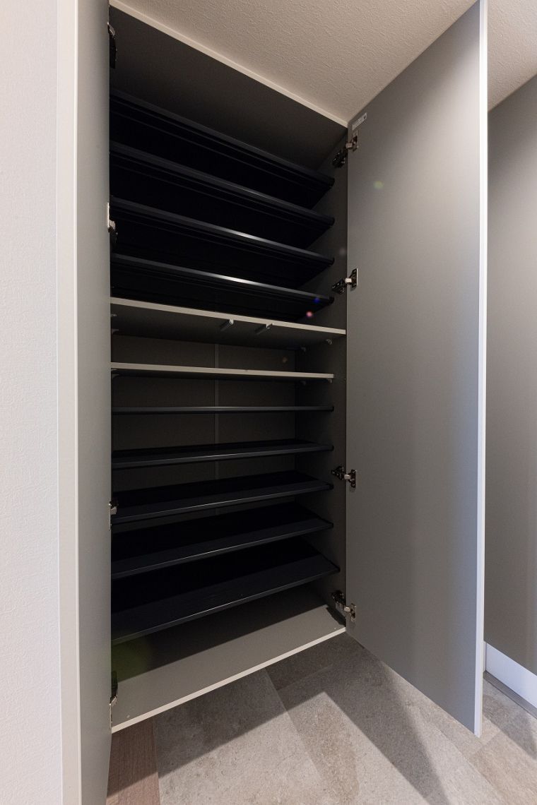 エフユニバース玄関