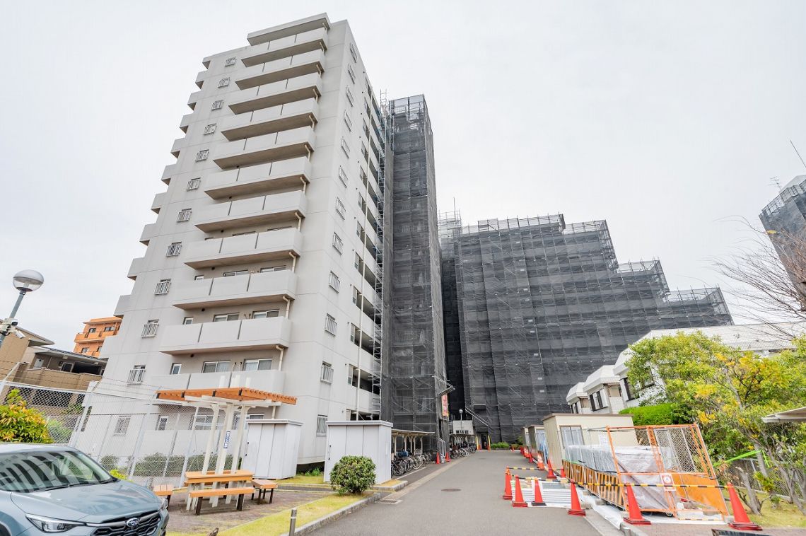 原木中山ファミールハイツ１号館現地外観写真
