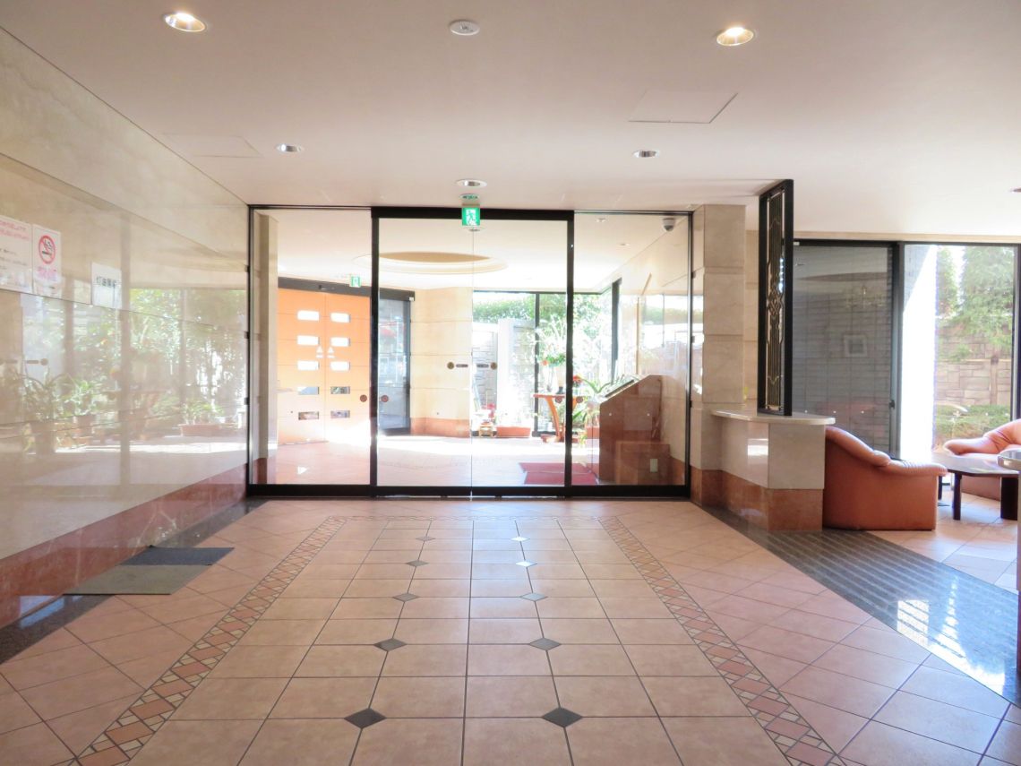 サーパス南大通エントランス