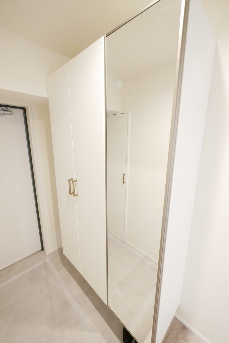 グランピアマンショングーテンハイツ空港南２玄関