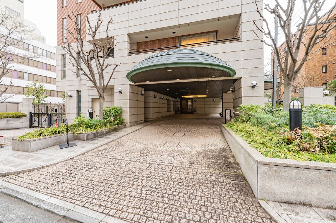 ヴェーゼント赤坂新坂エントランス