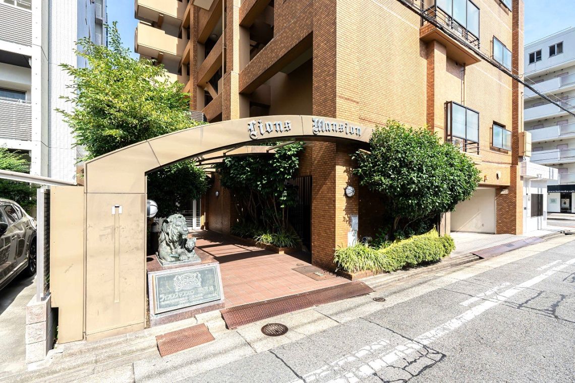ライオンズマンション瑞穂通エントランス