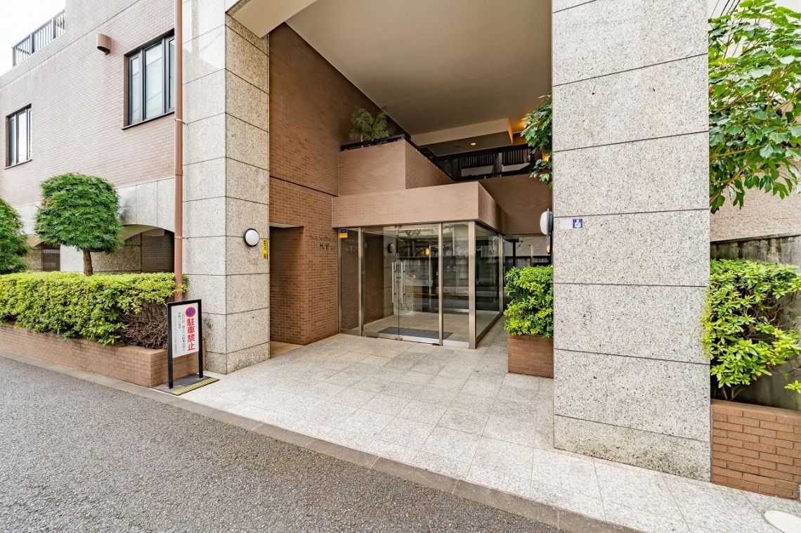 ウィスティリアコート代官山エントランス