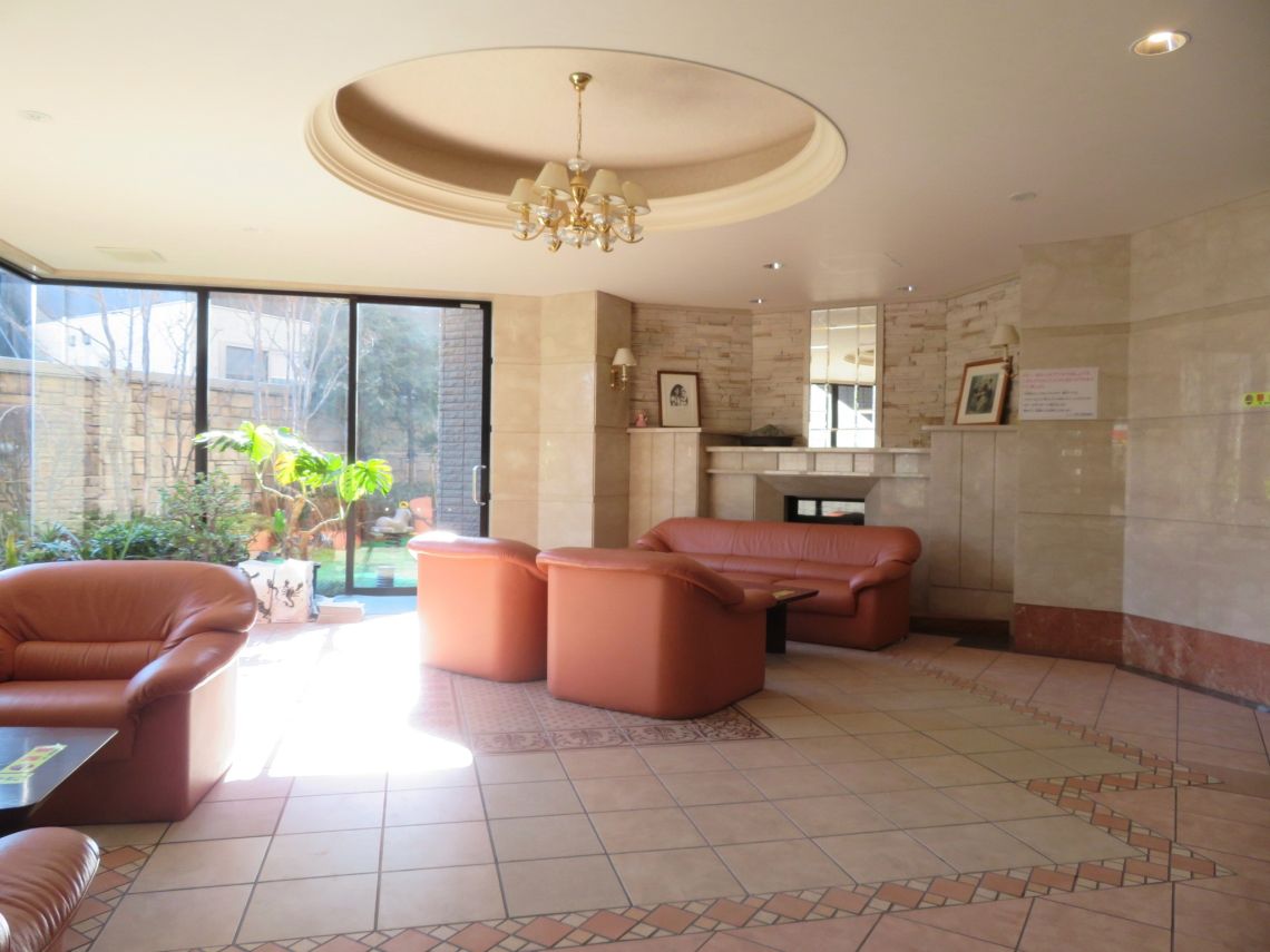 サーパス南大通ロビー