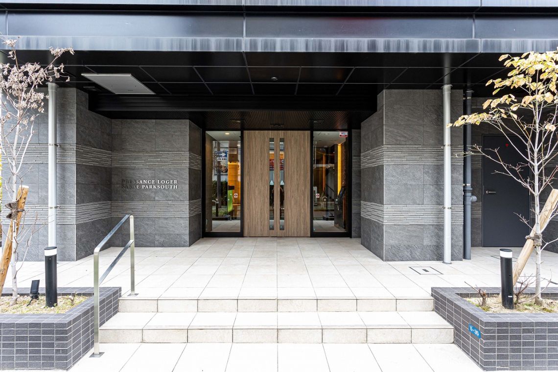 プレサンスロジェ栄パークサウスエントランス