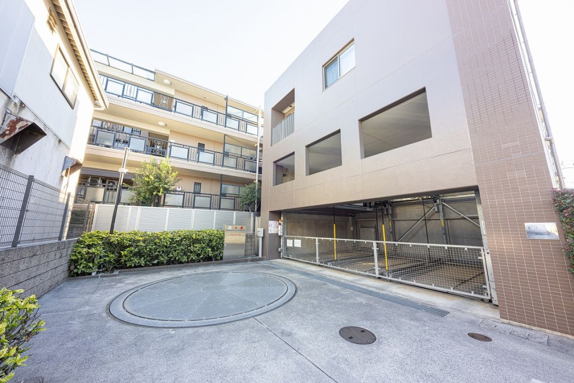 パークホームズ調布スクエアガーデン駐車場