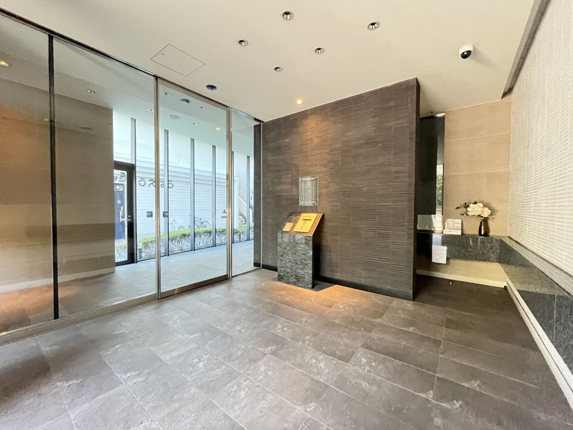 サーパス栗林公園前エントランス