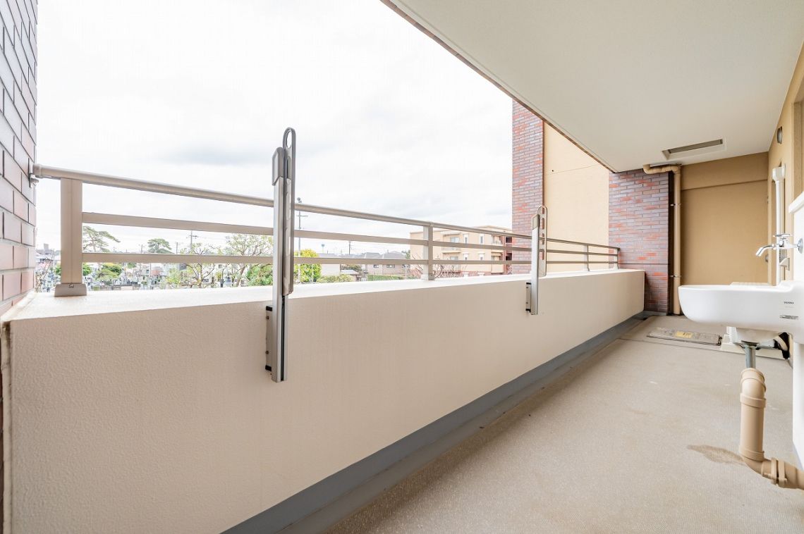 フォレストレイクひばりが丘Ｃ棟バルコニー