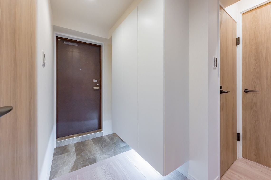 レーベンハイム赤羽西が丘玄関