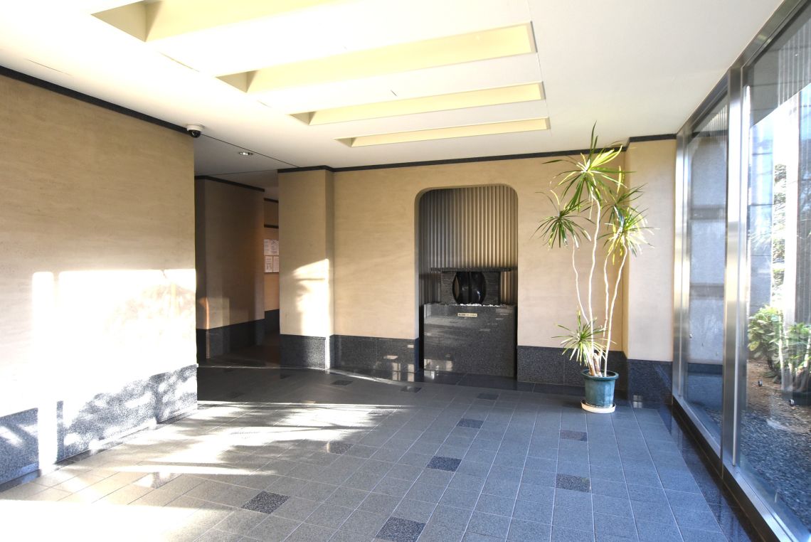 サーパス中津留エントランス