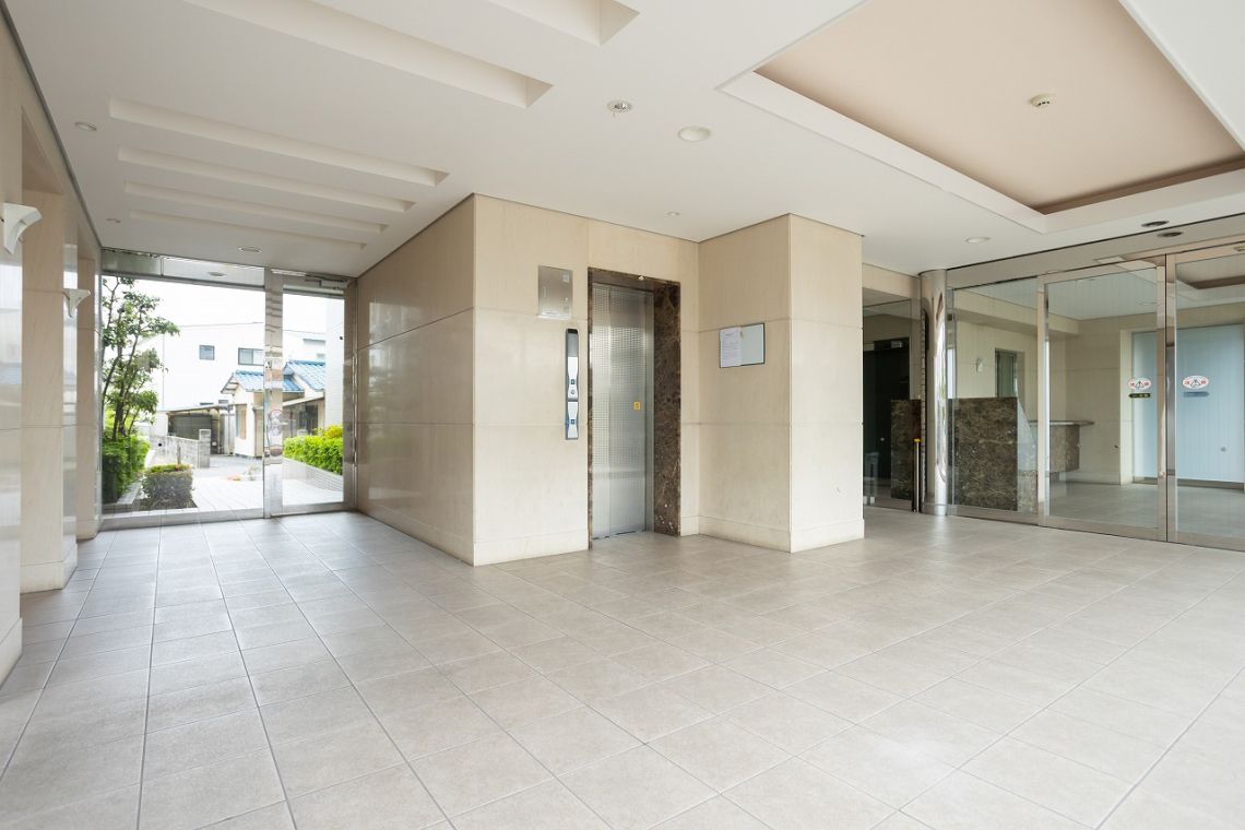 サーパス福富公園ロビー