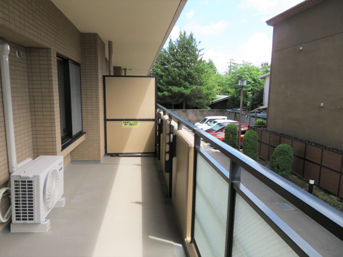 キャピタルプラザ上の橋バルコニー