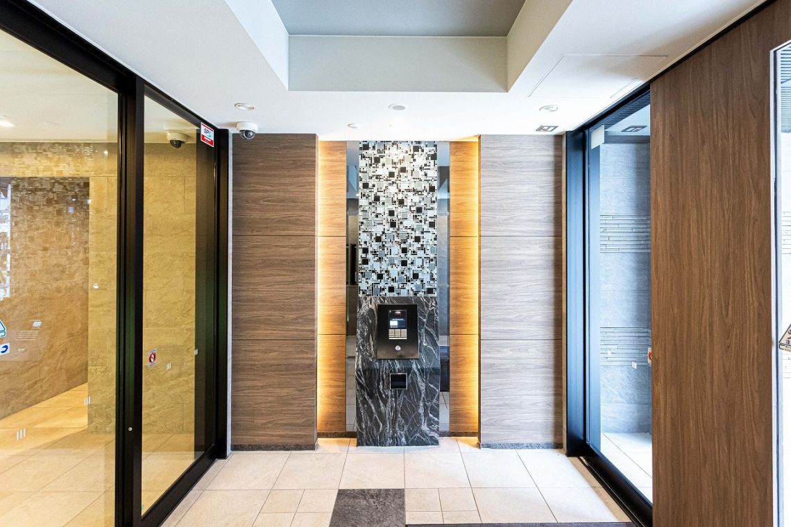 プレサンスロジェ栄パークサウスエントランス