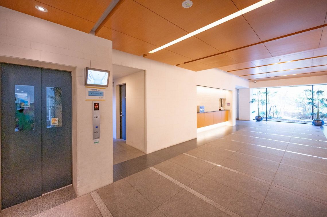 シャリエ川崎大師ロビー