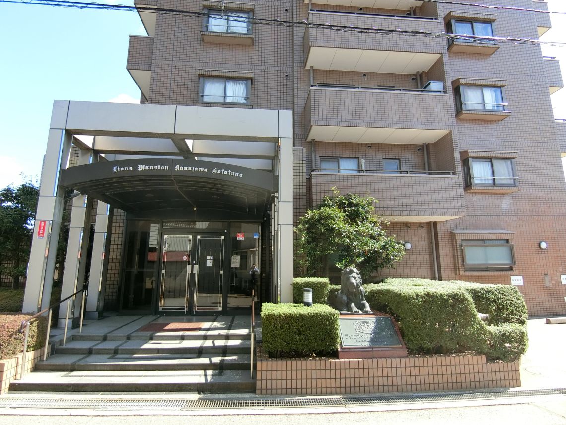 ライオンズマンション金沢小立野エントランス