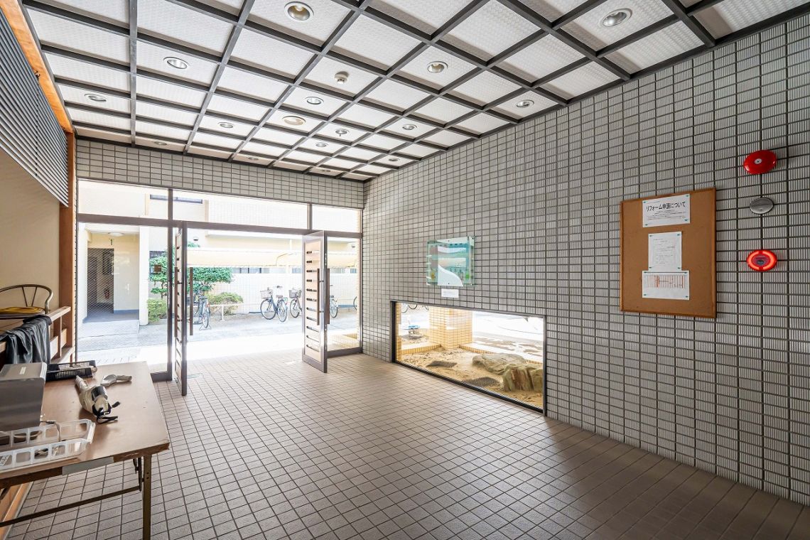 ライオンズマンション岩塚Ａ棟ロビー