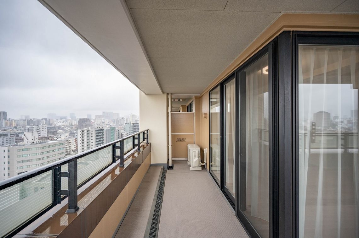 ＴＨＥ　ＴＯＷＥＲ　ＫＯＩＳＨＩＫＡＷＡバルコニー