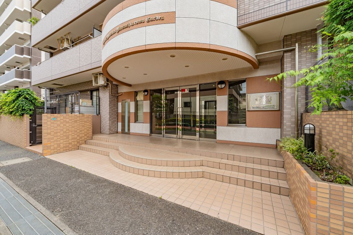 ライオンズマンション武蔵浦和ガーデンエントランス