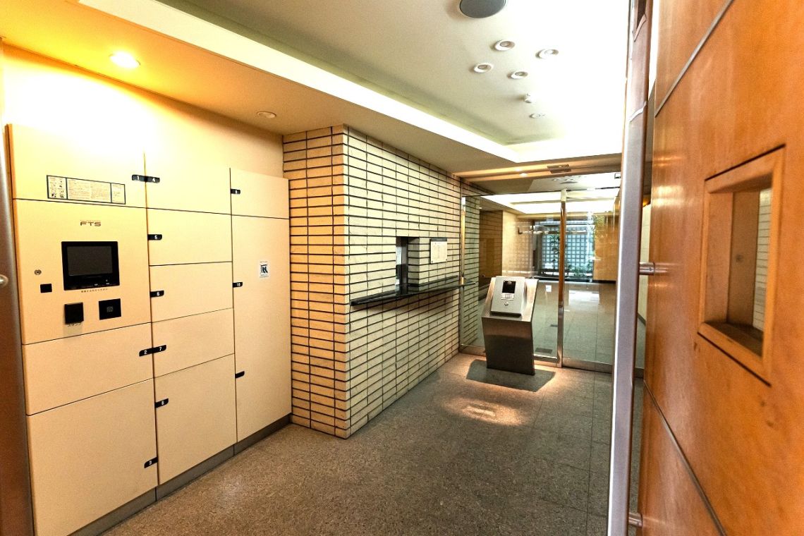 藤和三条室町ホームズエントランス