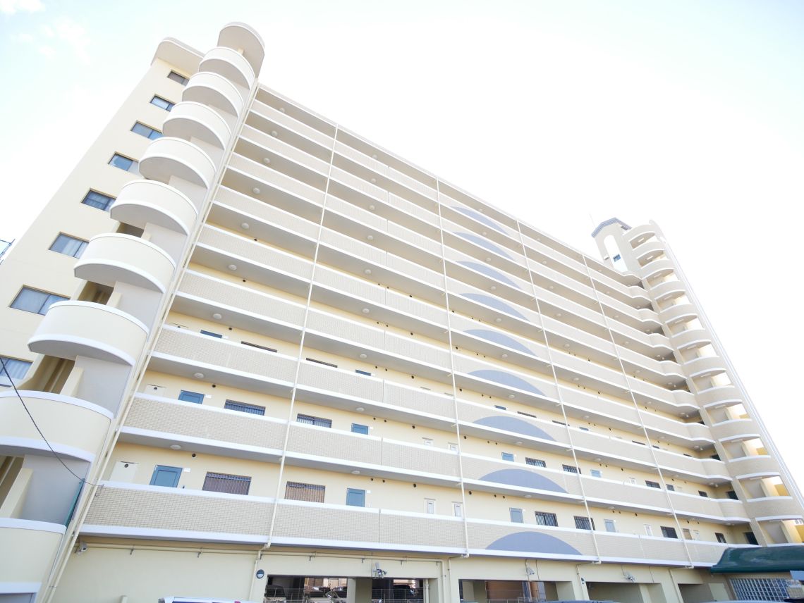 グランピアマンショングーテンハイツ空港南２現地外観写真