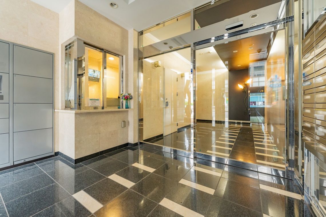 パレ・ソレイユ相模大野ステーションフロントロビー