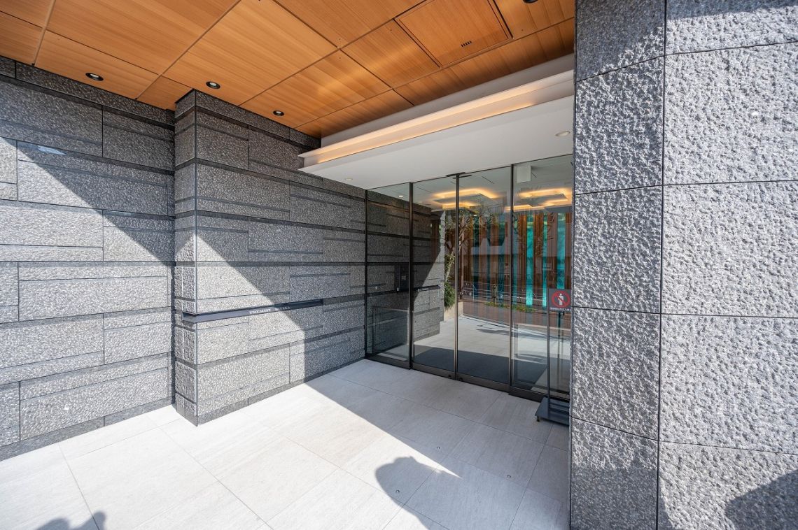 プレミスト三鷹エントランス