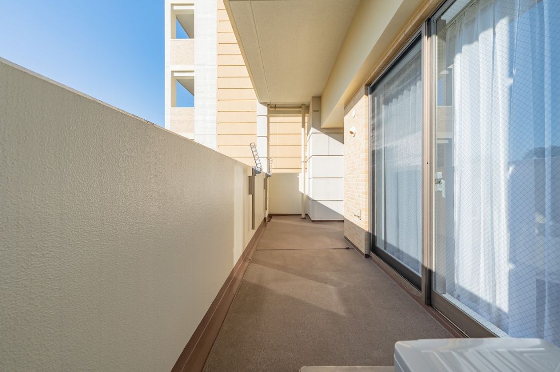 レイディアントシティ向ヶ丘遊園イタリア街区バルコニー