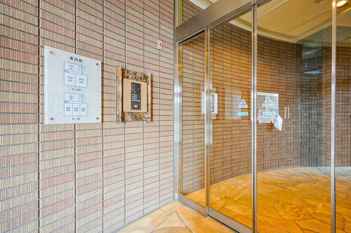 ヴェスト・ノーヴァ西院エントランス