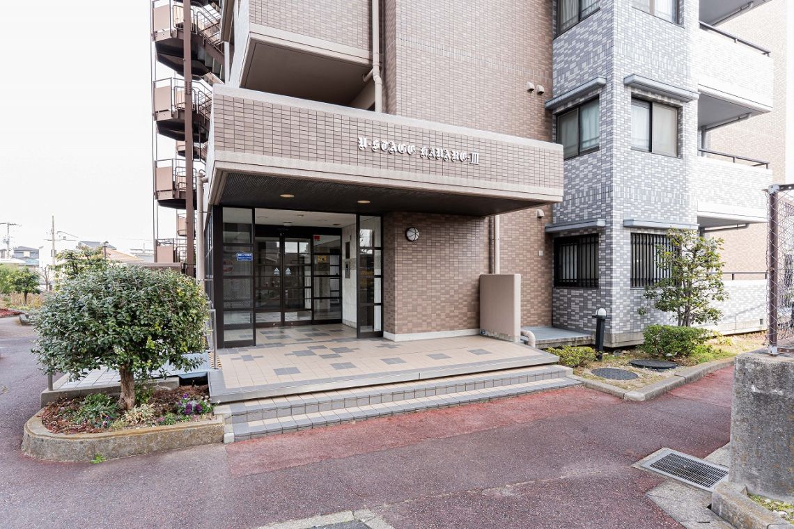 ユーステージ香流参番館エントランス