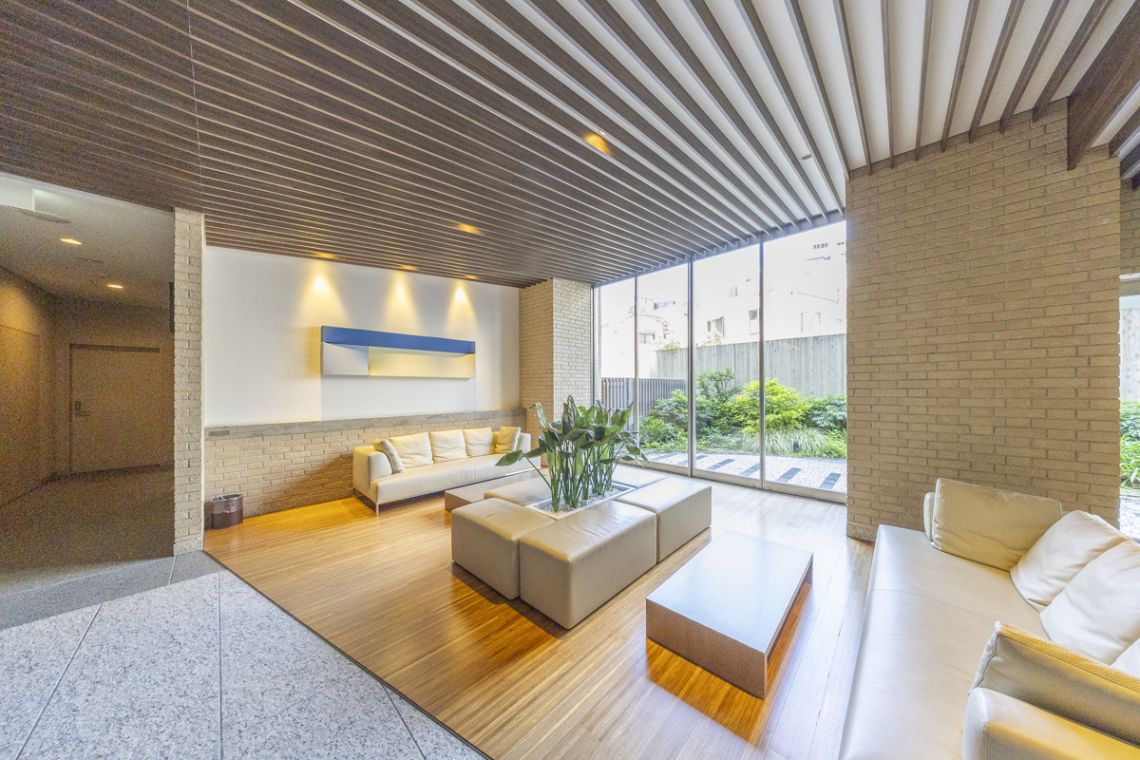 プラウドタワー千代田富士見レジデンスロビー