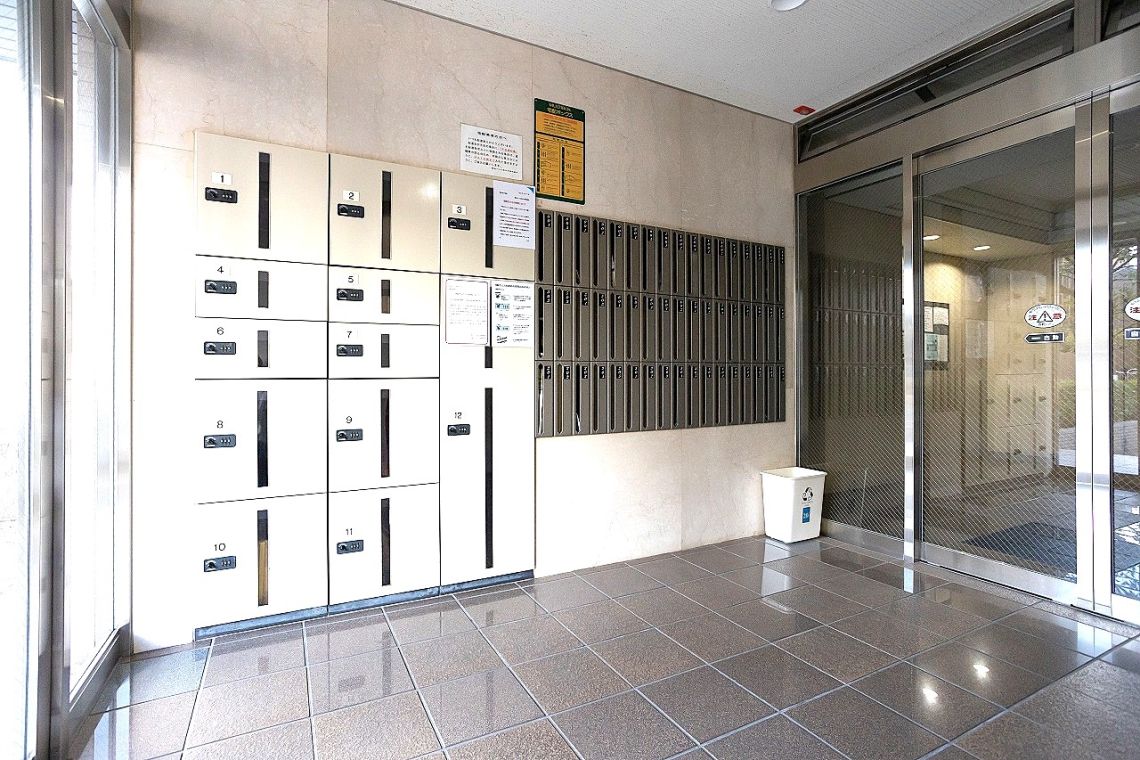 菱和パレス西大寺エントランス