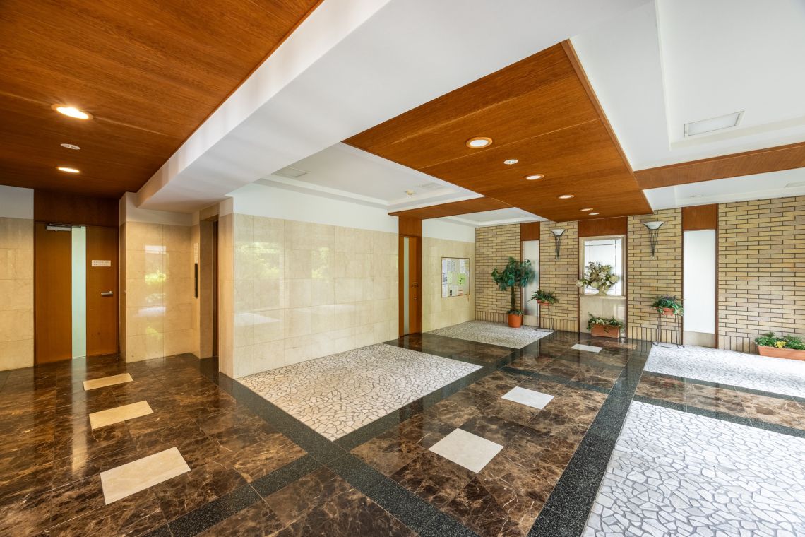 ロイヤルアーク藤崎エントランス