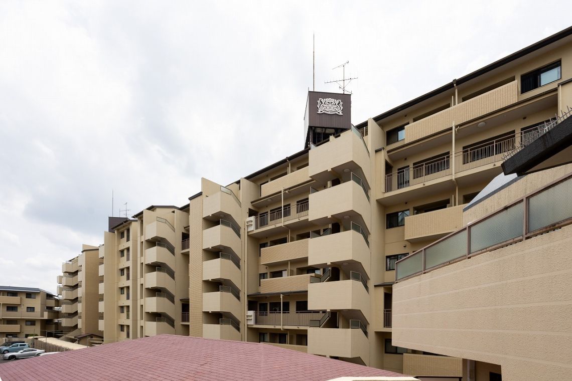 ライオンズマンション岩塚Ａ棟現地外観写真