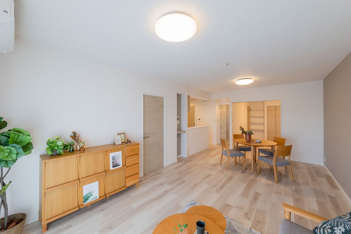 ユーステージ香流伍番館リビング