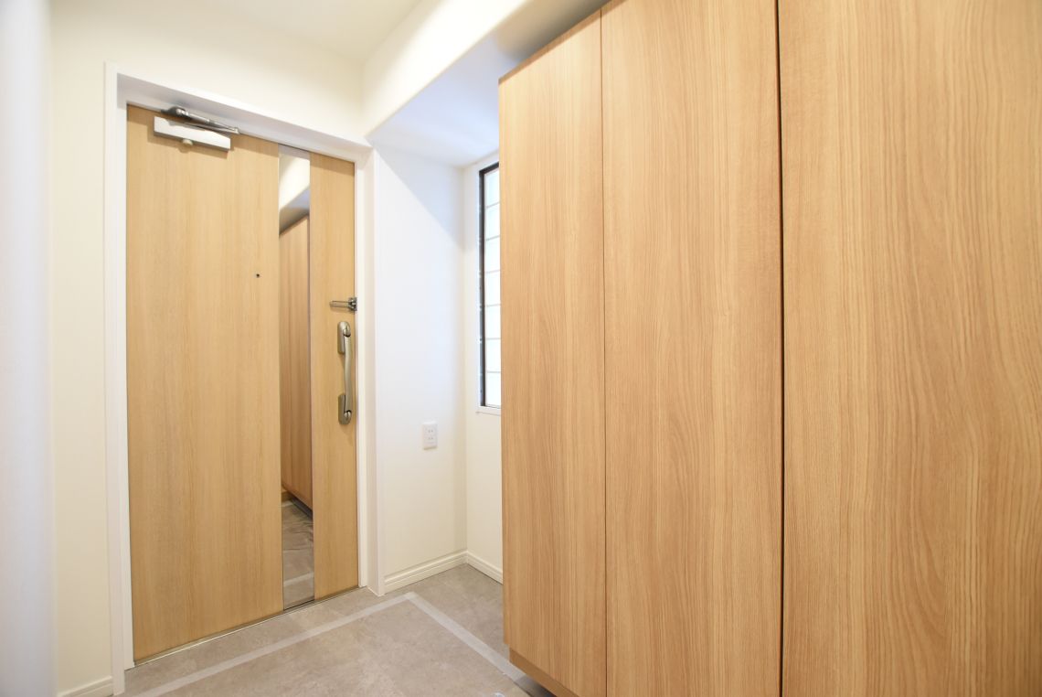 サーパス中津留玄関