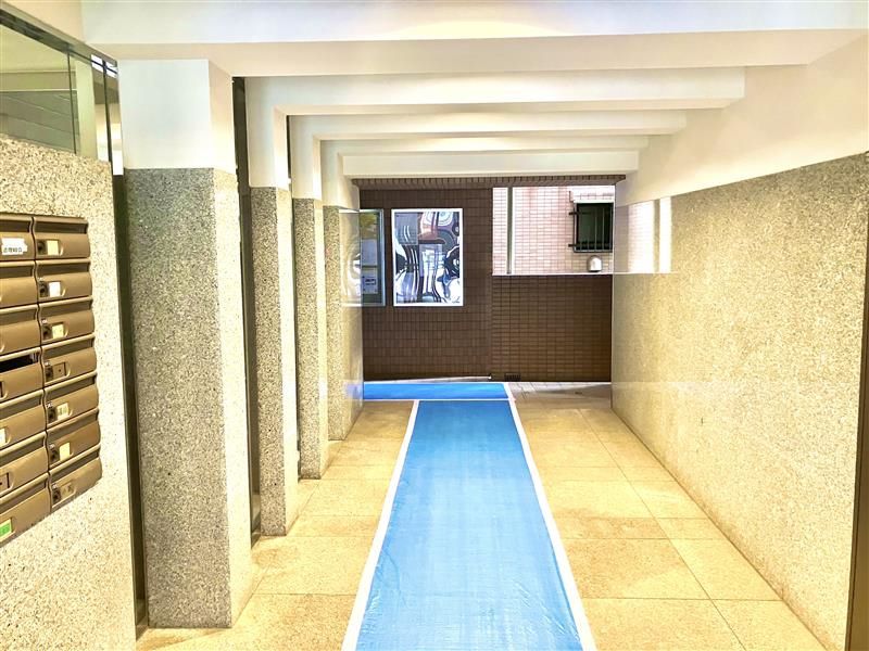 ナイスアーバン東六郷エントランス