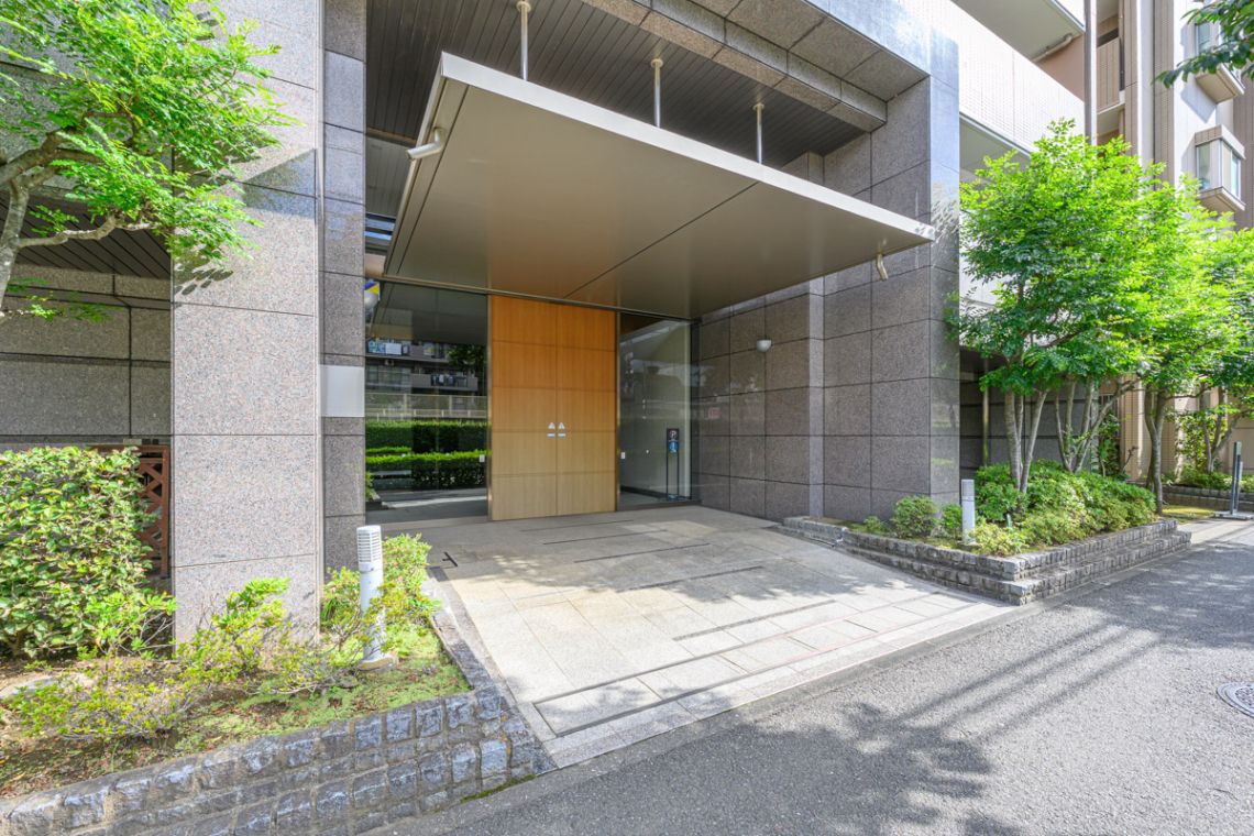 コスモ北新横濱ステーションフロントエントランス