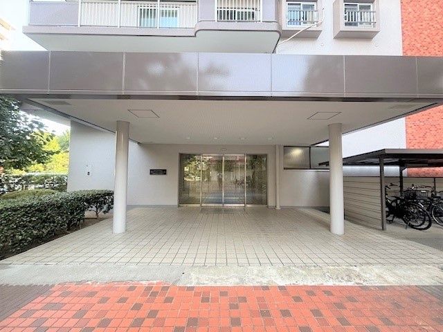 光が丘パークタウン公園南４号棟エントランス