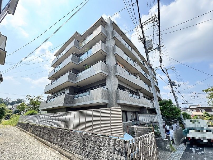 ステイツ千里津雲台現地外観写真