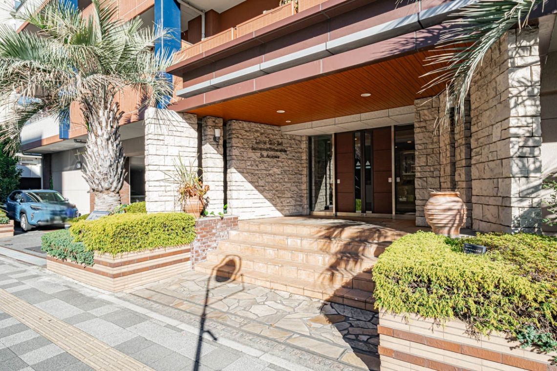 ライオンズグローベルさいたま新都心セントアヴェニューエントランス