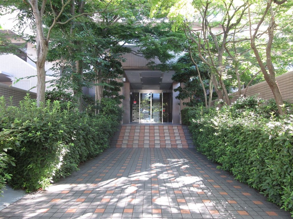 サーパス衣山壱番館現地外観写真