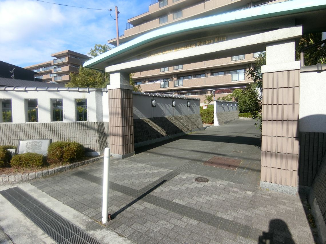 ライオンズマンション京都山科ガーデンシティエントランス
