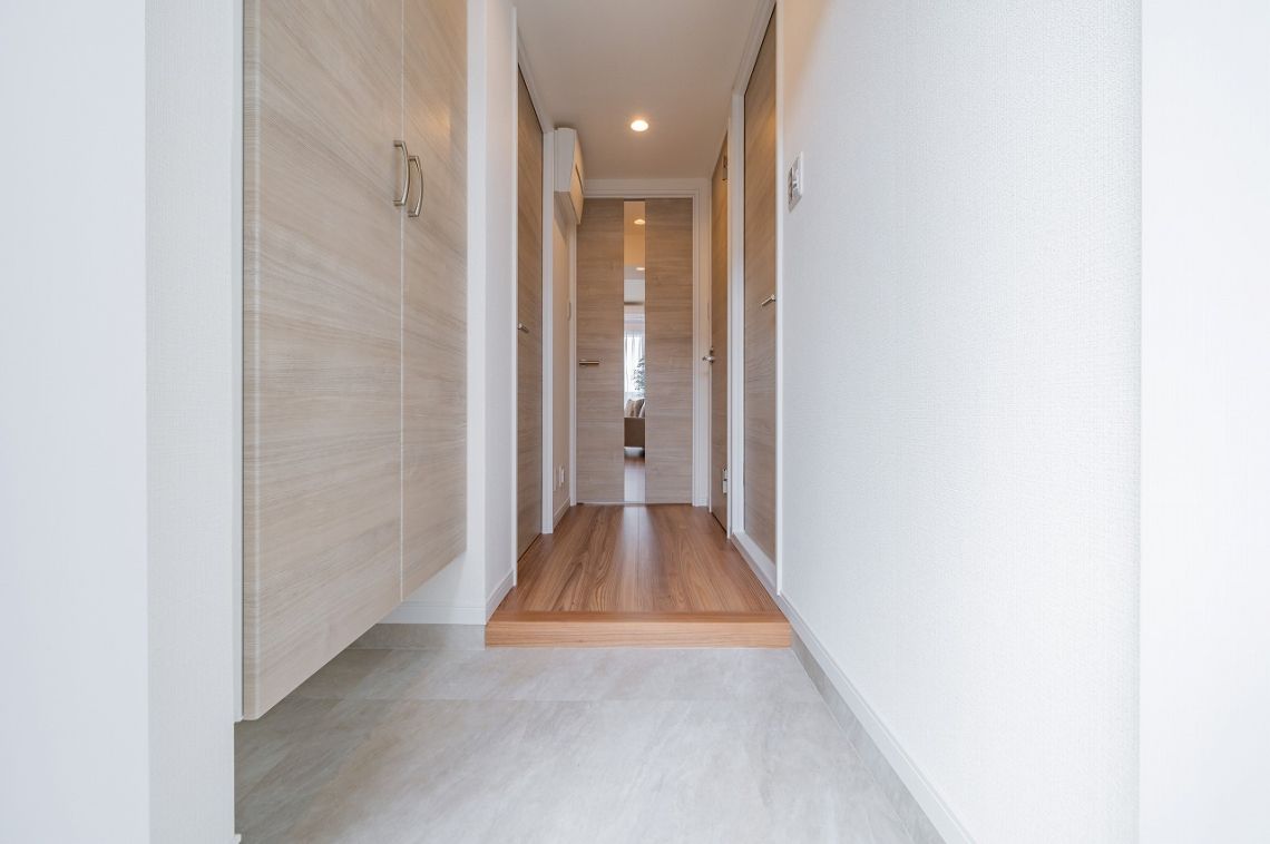 ライオンズマンション武蔵浦和ガーデン玄関