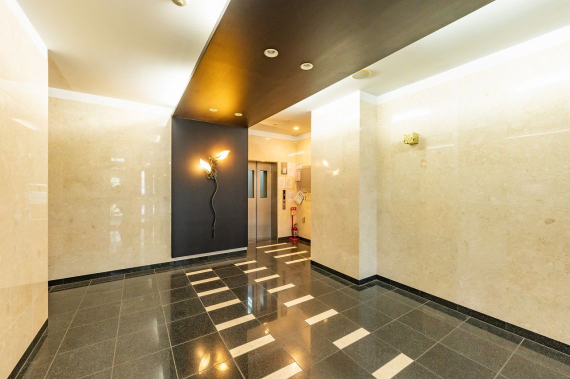 パレ・ソレイユ相模大野ステーションフロントロビー