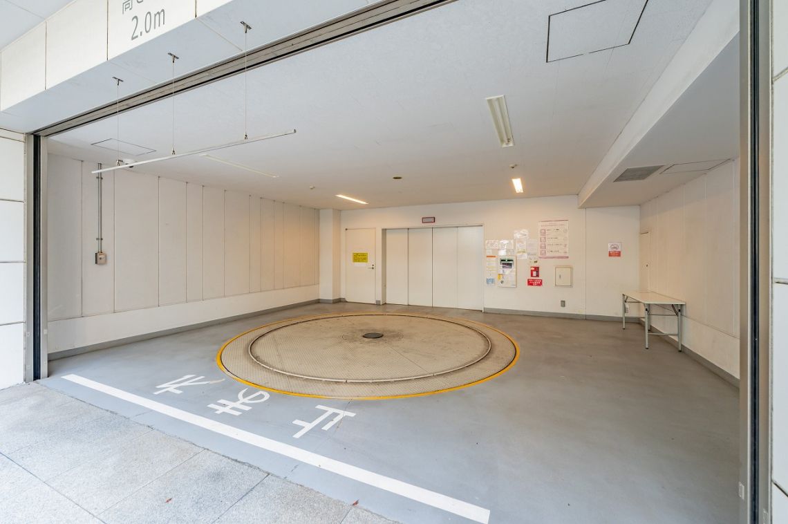 麹町パークハウス駐車場