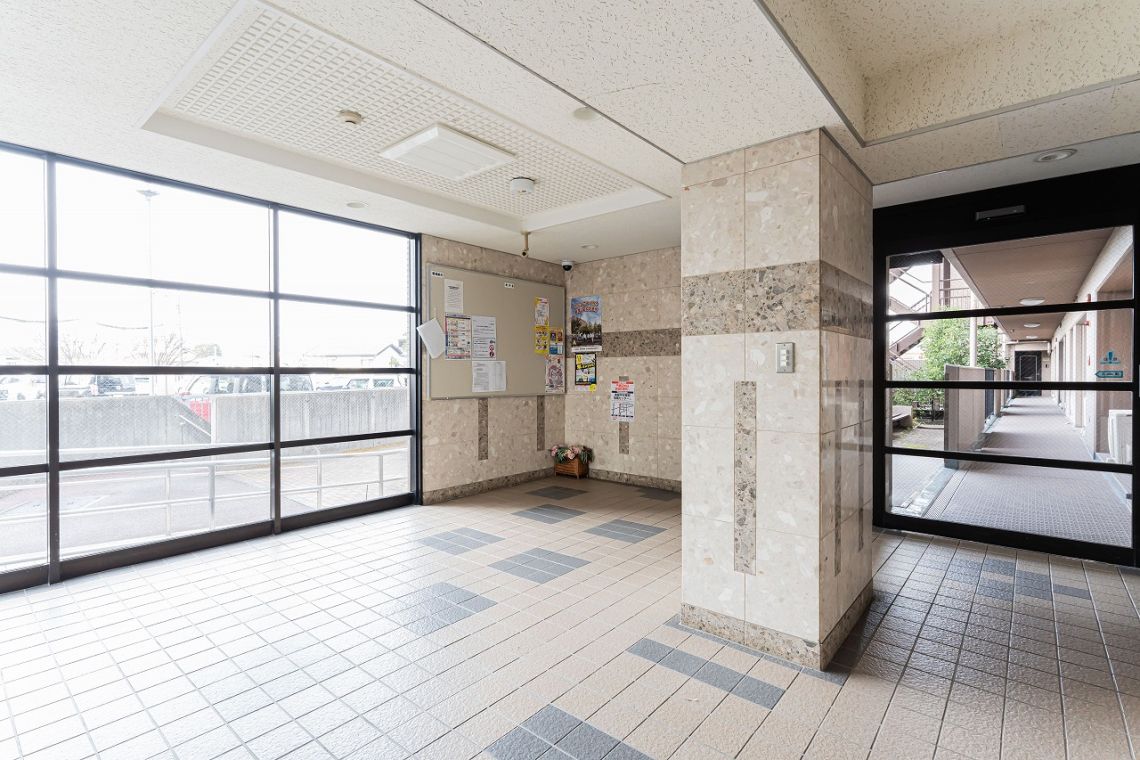 ユーステージ香流参番館エントランス