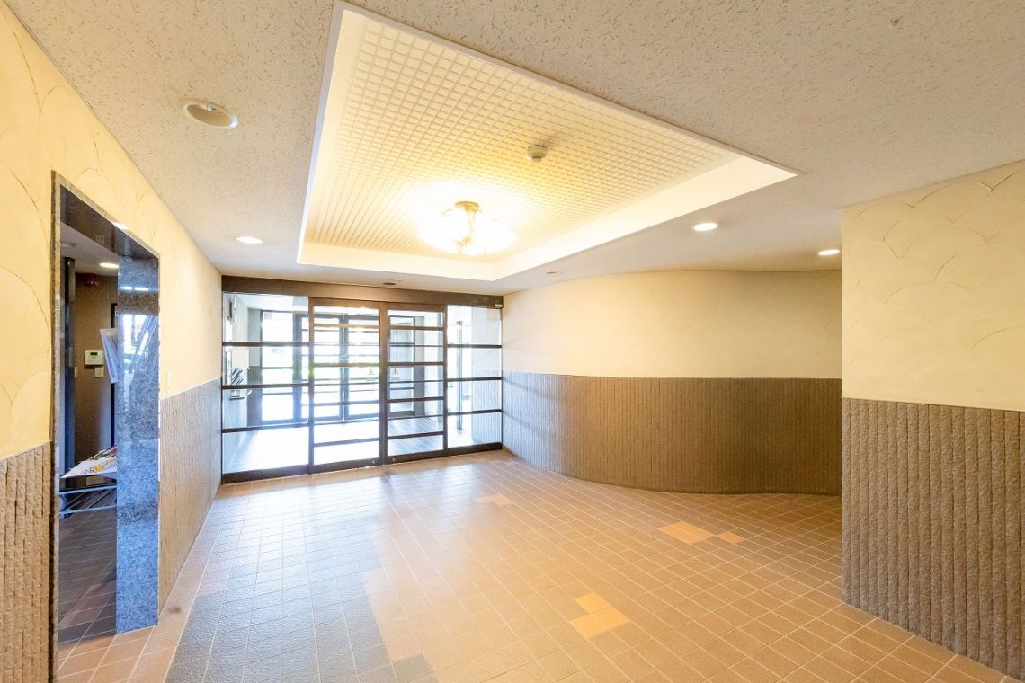 ユーステージ香流伍番館エントランス